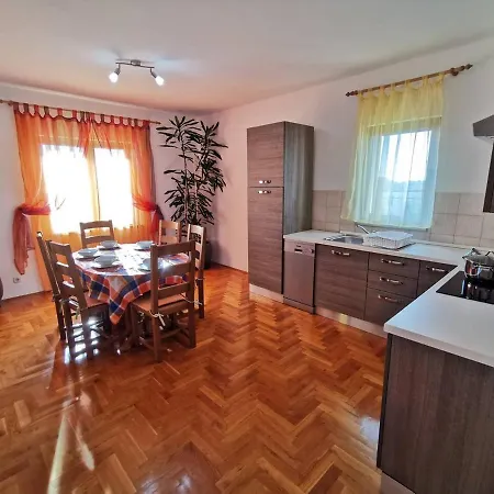 Ana House In Loborika Prázdninový dům *