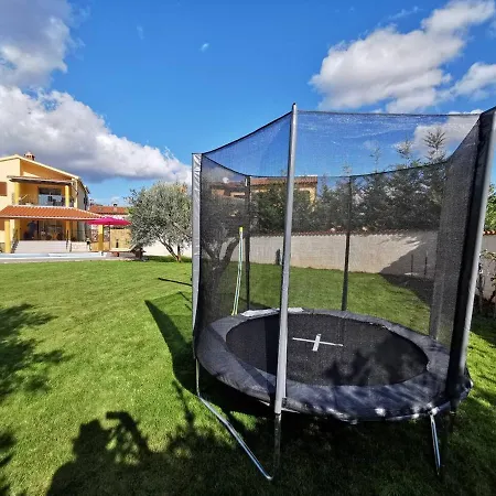 Ana House In Loborika